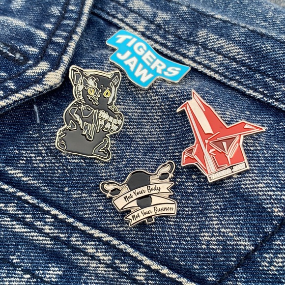 CUSTOM DESIGN ENAMEL PIN- LIMITED EDITION - Picture 6 of 7